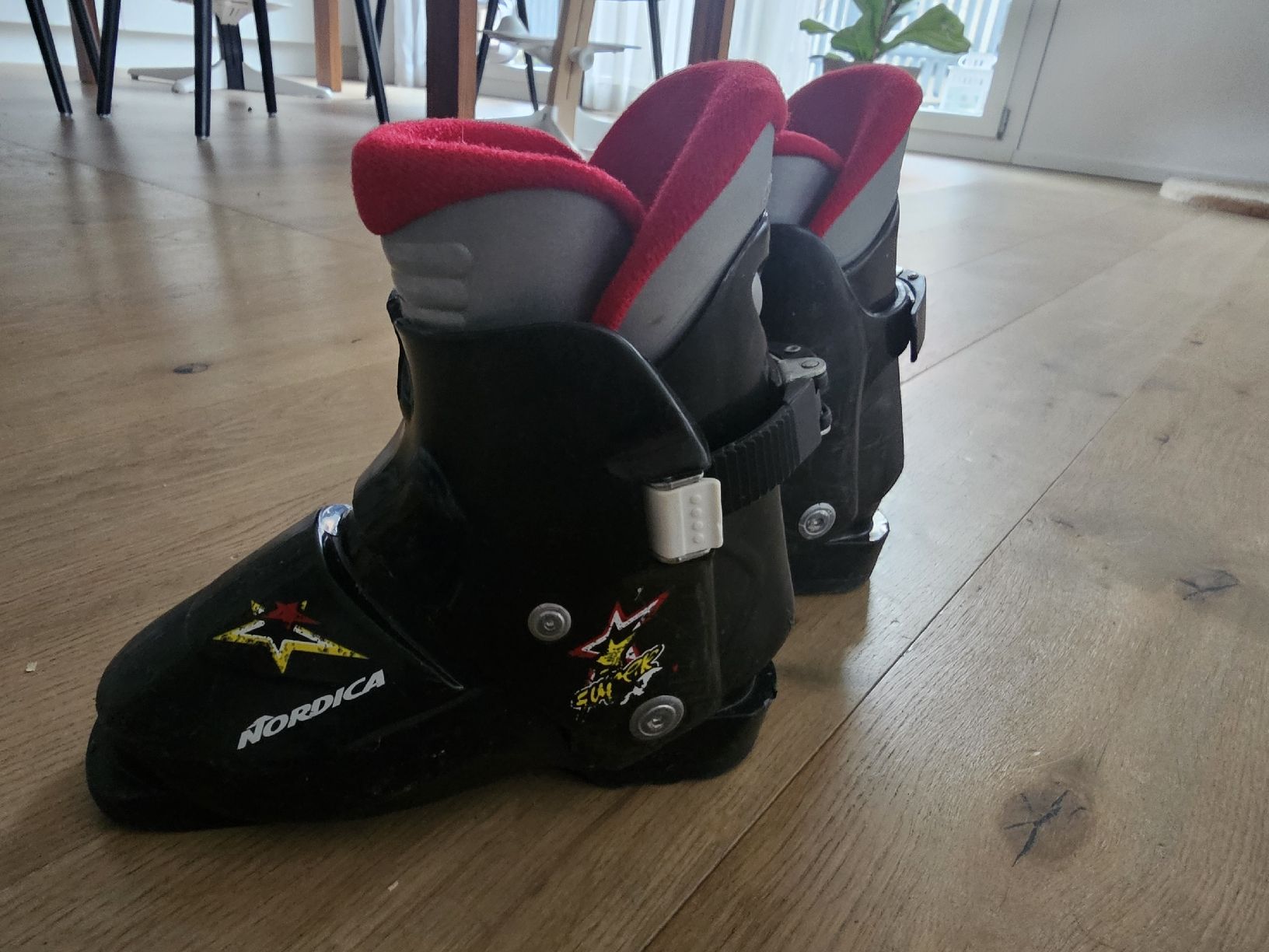 Nordica Scarpe per ragazzi: Skischuhe Kind 185 mm – Usato da Buch am Irchel venduto da Potzblitz2 2