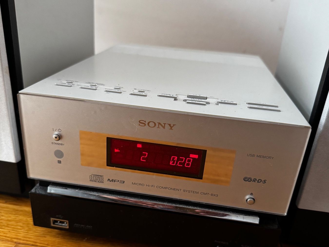 Sony Sistemi audio & multimediali: Sony Micro Hi-Fi System CMT-BX3 – Usato da Zürich venduto da tar_pm5k 1