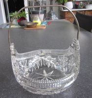 Art Déco Anbiet-Kristallglasschale mit Metallgriff