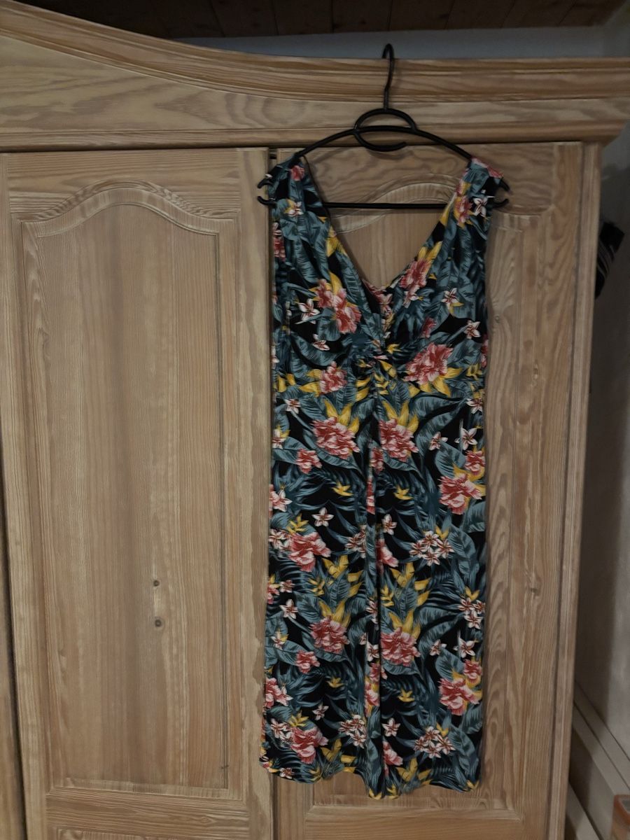 Lots de vêtements: Sommerkleider – D'occasion à Balsthal par wasserente