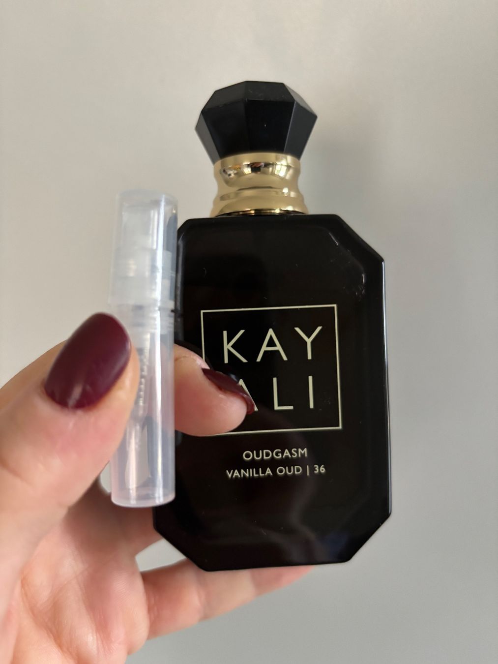 Kayali Profumi & Eau de Toilette: KAYALI OUDGASM VANILLA OUD | 36 EDP Duftprobe - 2 ml – Usato da Zürich venduto da deruja