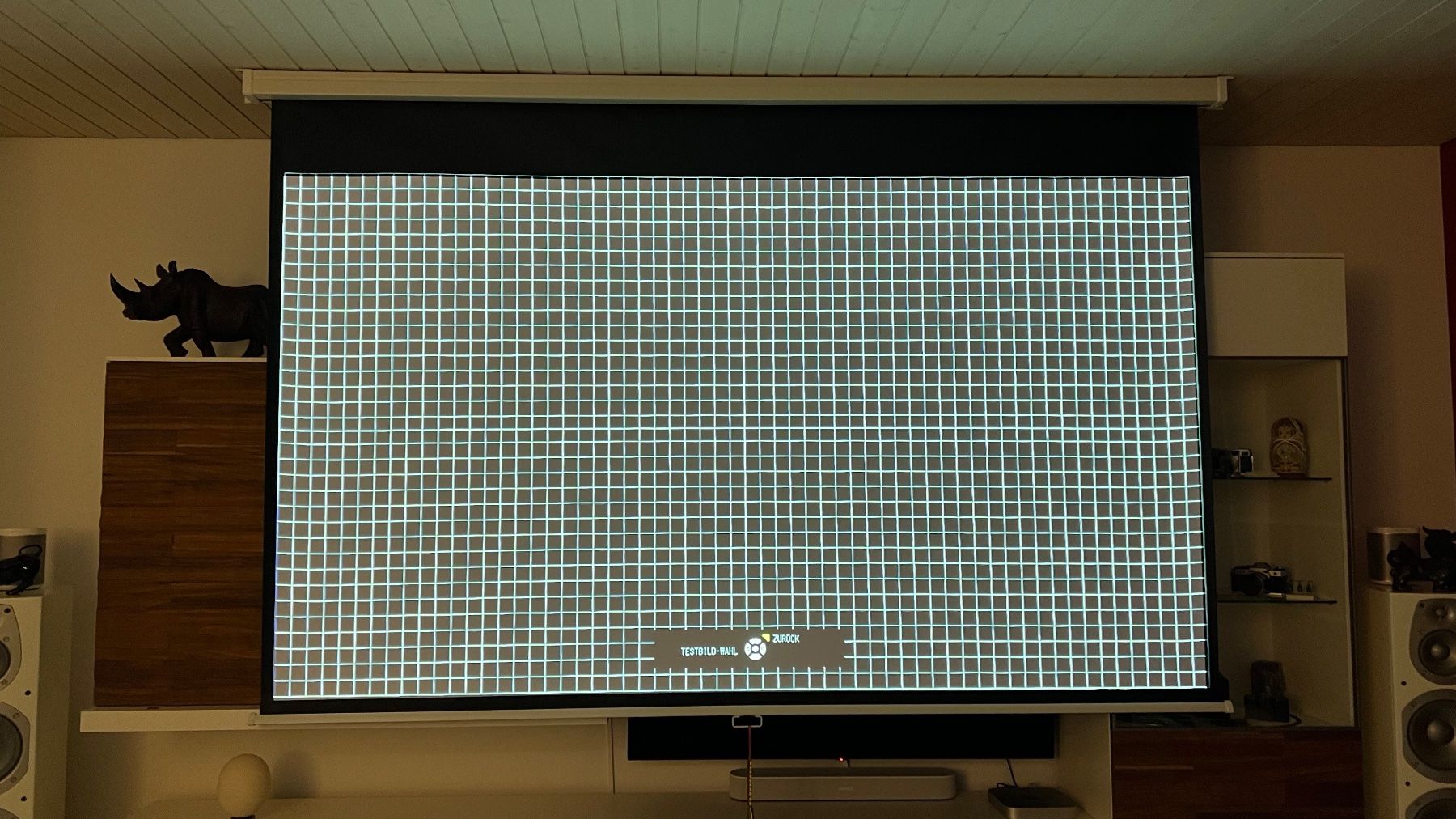 Heimkino: Leinwand 265 cm Diagonale – Gebraucht aus Goldau von Belmondo 2