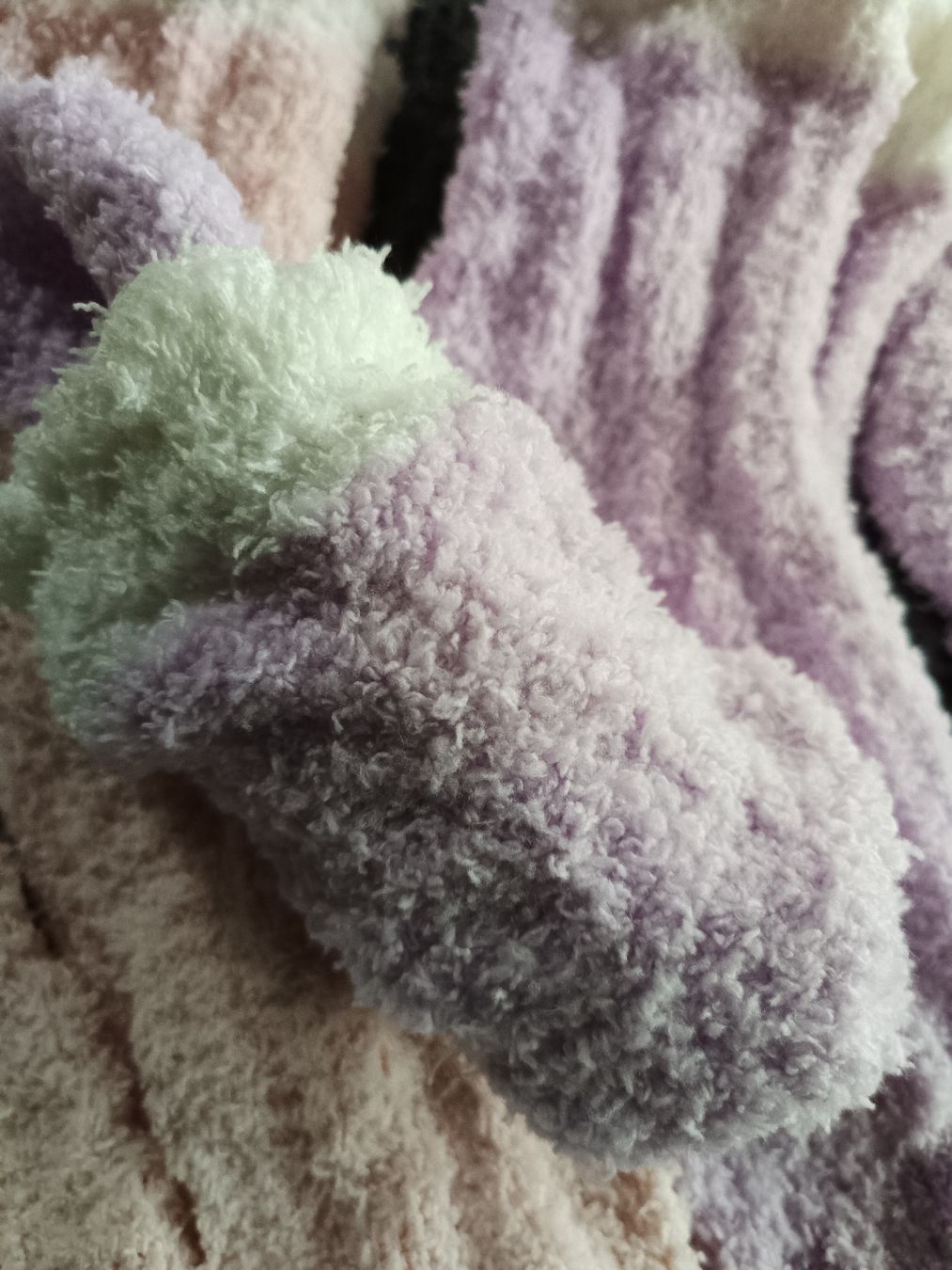 Calze: 4 Paar " Kuschelsocken " neu – Nuovo (secondo la descrizione) da Bätterkinden venduto da Elefantenzoo 2