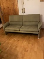 Sofa 2-Sitzer gruen guter Zustand
