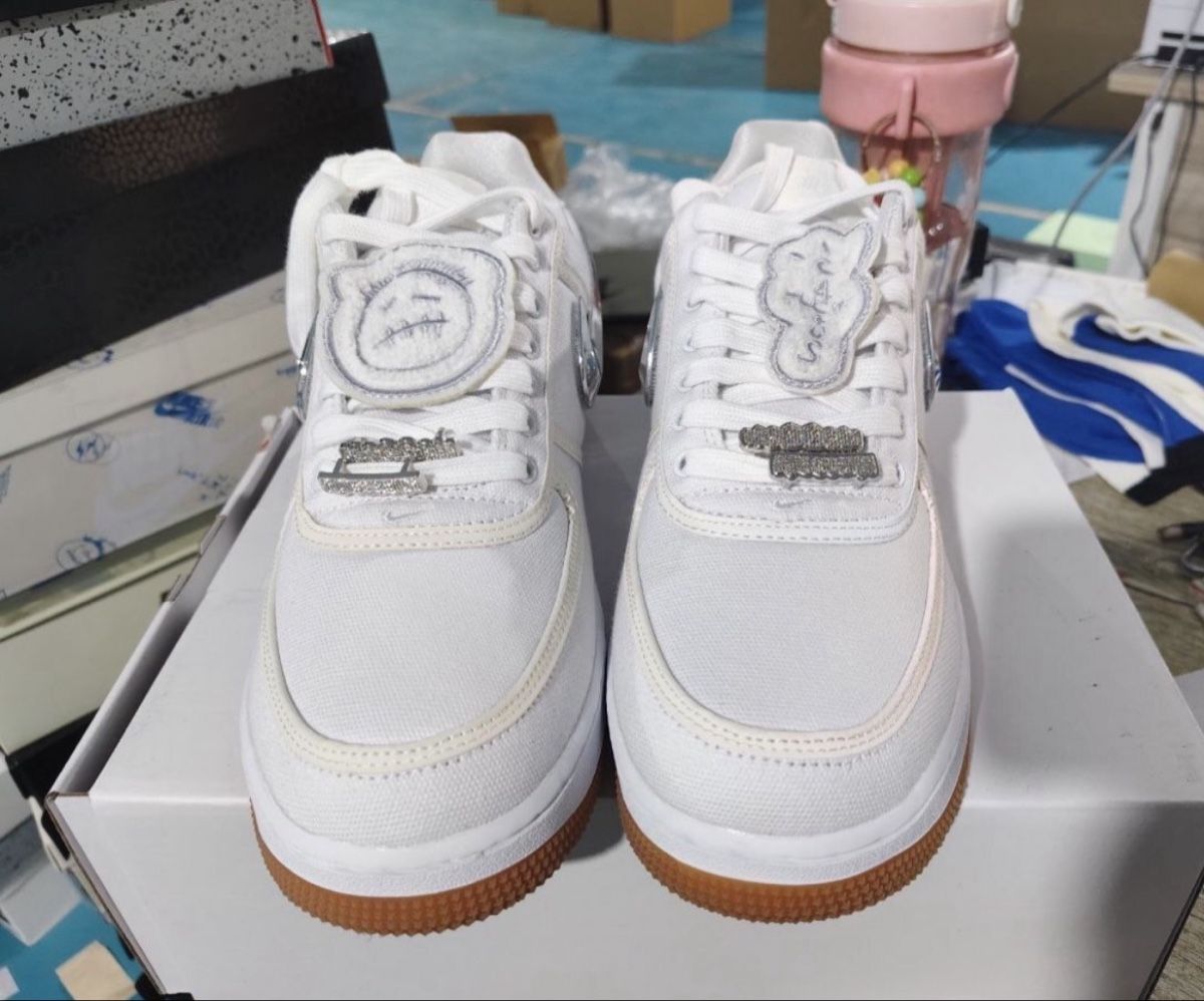 Scott Scarpe da uomo: Travis Scott AF 100 2017 – Nuovo (secondo la descrizione) da Sattel venduto da leo_nl98