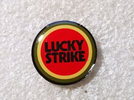 Ansteckpin 53: Lucky Strike