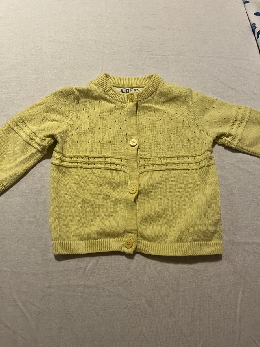 Jacken & Mäntel: gelbe Baby Strickjacke, Größe 54 – Gebraucht aus Brugg AG von deb_57xk