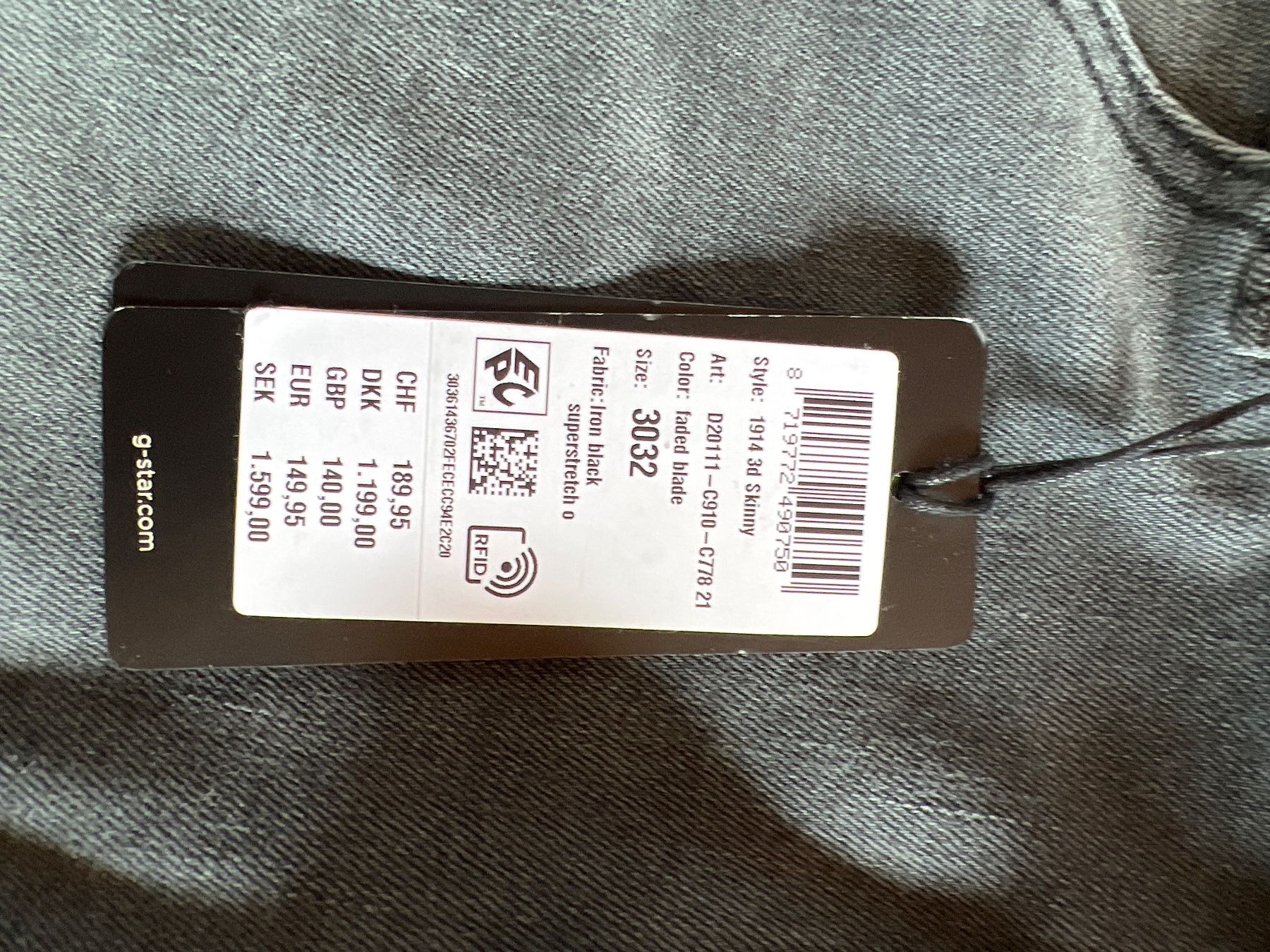 G-Star Jeans: G-Star RAW Gr. 30/32 Neu – Nuovo (secondo la descrizione) da Steffisburg venduto da Christina1281 1