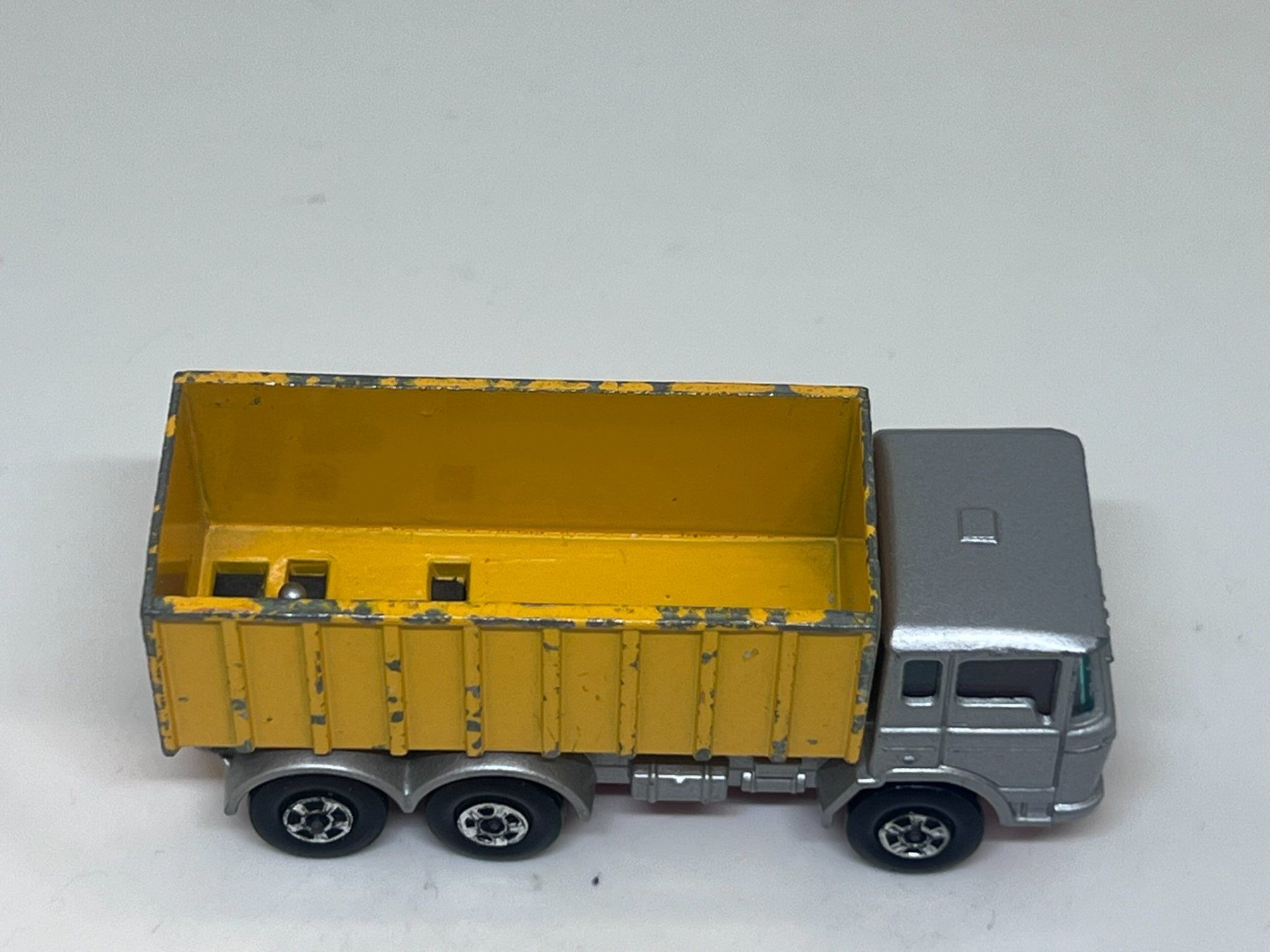 Matchbox Modellini d'auto: Matchbox DAF Tipper Truck #295 – Usato da Wildegg venduto da LaaBoutique 1