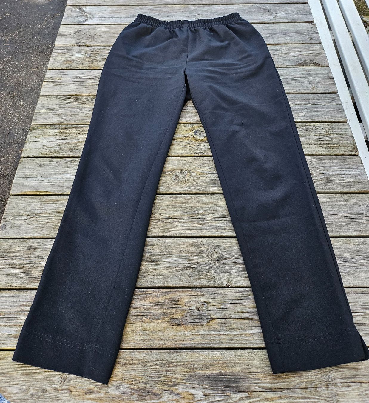 Pantalons: Hose Stoff schwarz mit Gummizug-Bund,Gr. 38 – D'occasion à Siblingen par Vany_McDougall