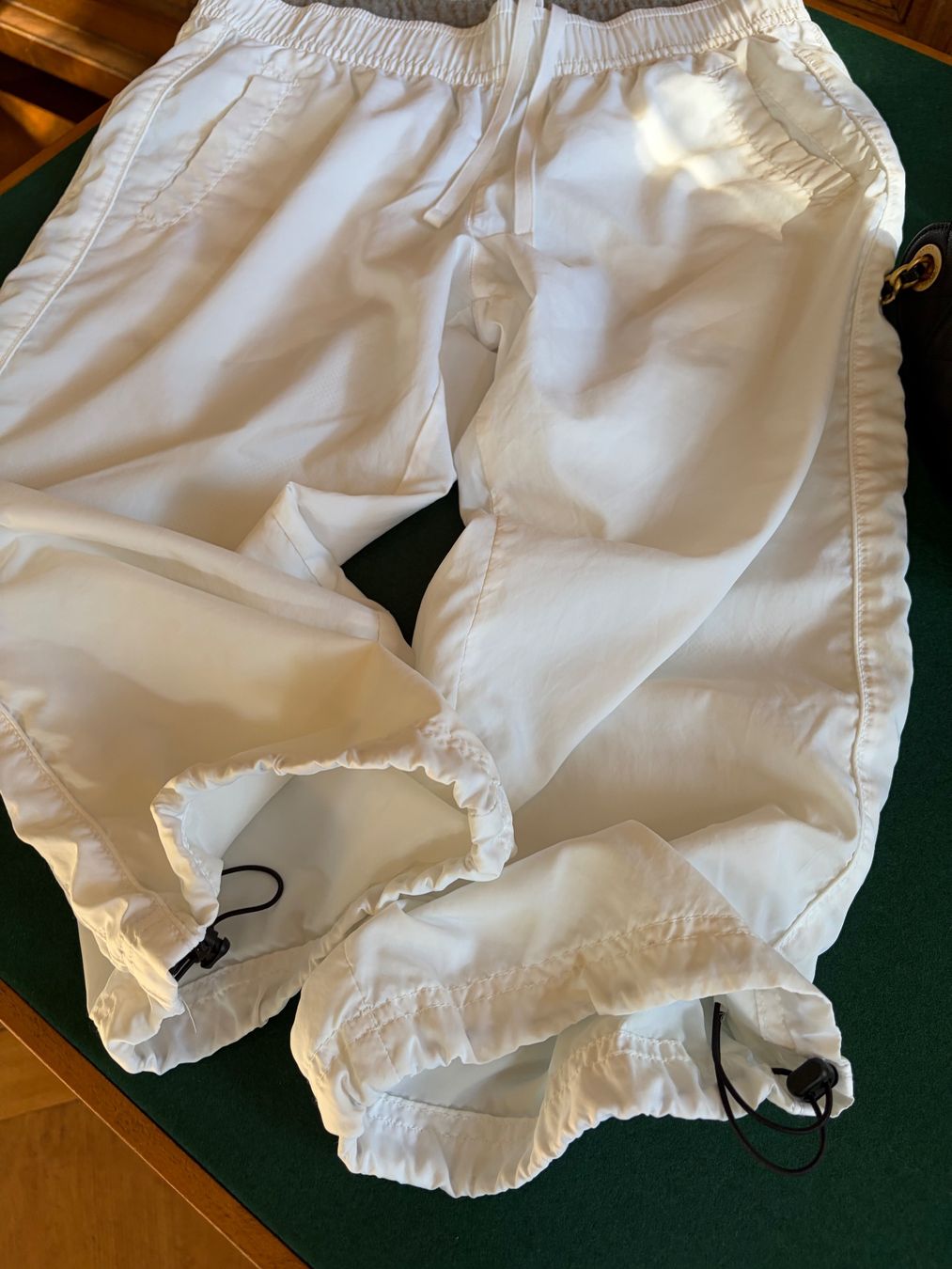 Nike Pantaloni: NIKE Bermudashorts Grösse M   Zustand: Perfekt – Usato da Interlaken venduto da Bona55 8