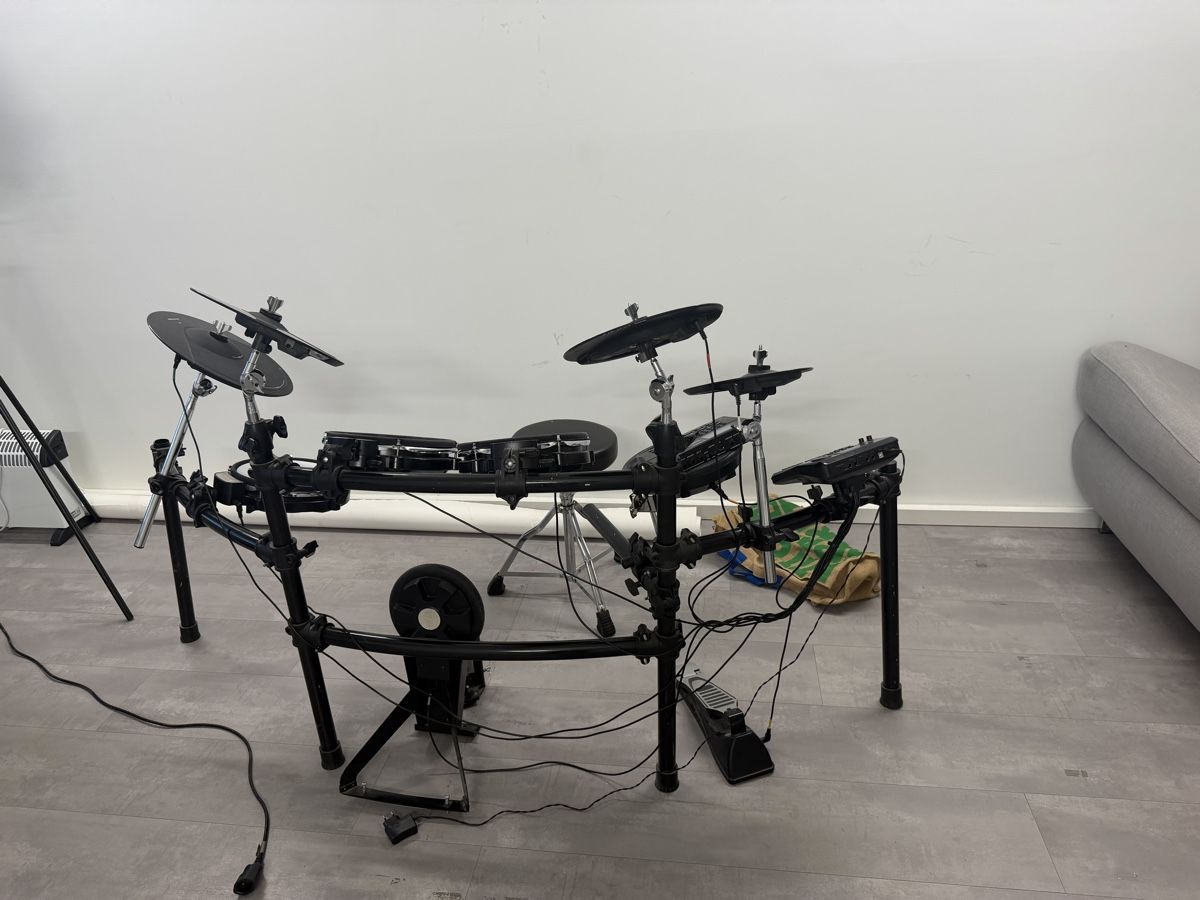 Strumenti musicali: Batterie électronique Millenium 5 pads et 4 cymbales occasio – Usato da Renens VD venduto da dannythedogg 2