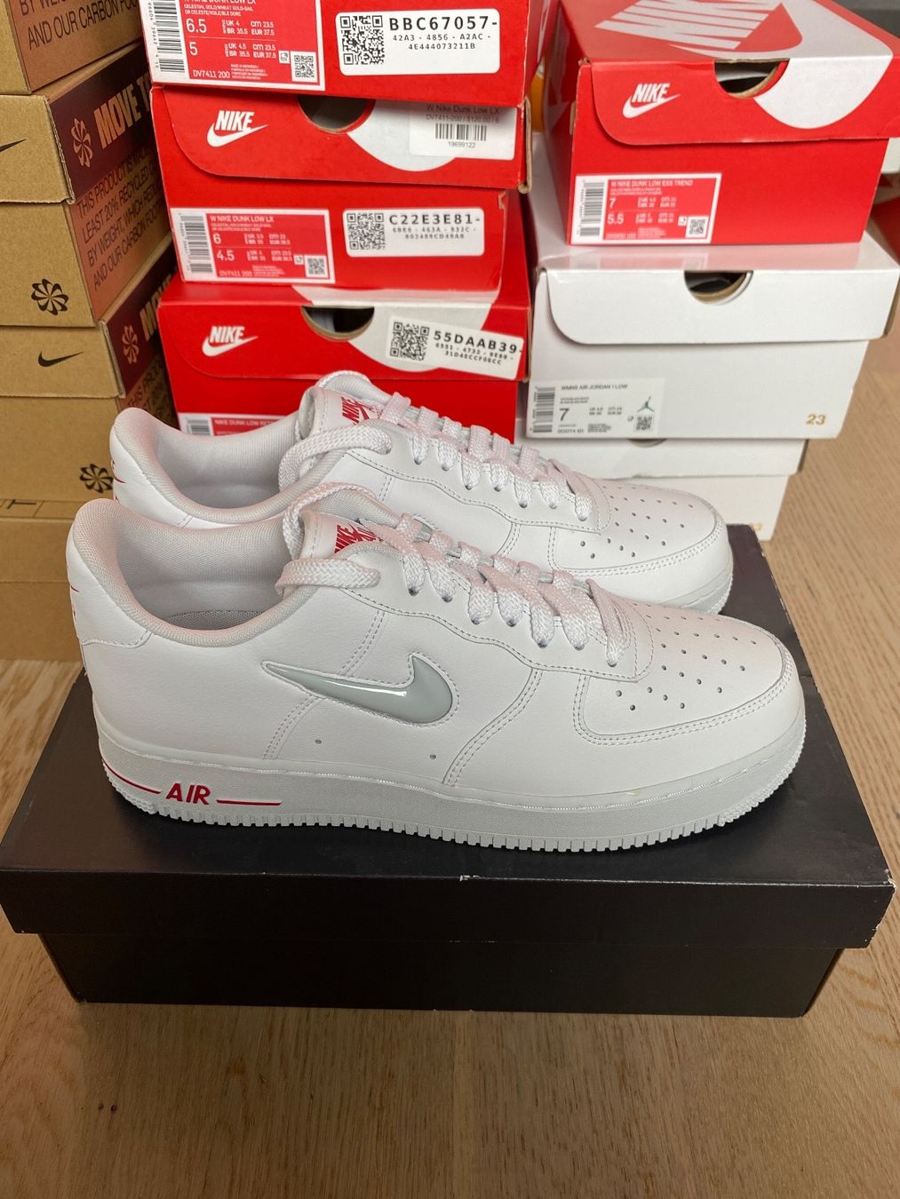 Nike Herrenschuhe: Air Force 1 Jewel – Neu und originalverpackt aus Widnau von Streetclothing