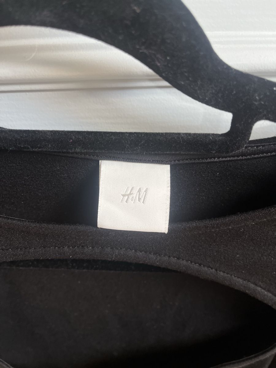 H&M Top: H&M body – Usato da Zürich venduto da cat_rsn7 1