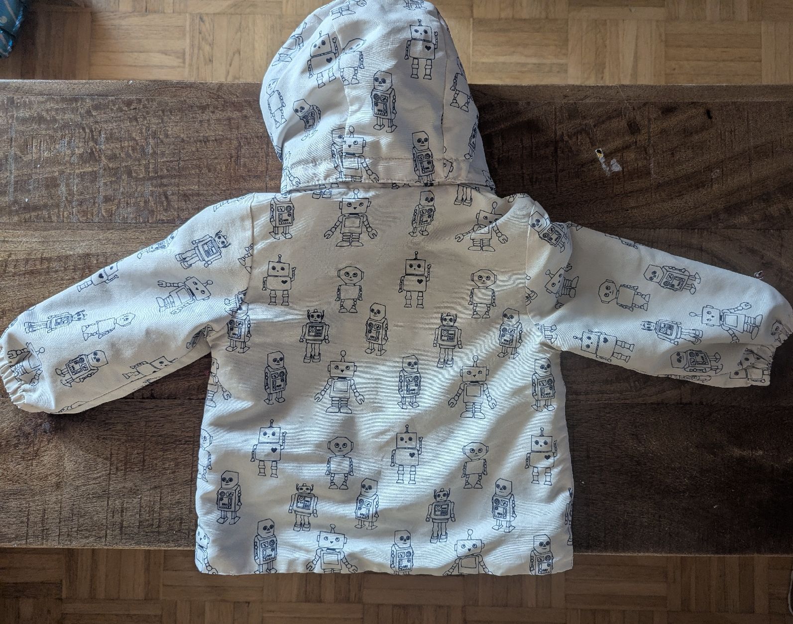 H&M Giacche & Cappotti: Jungenjacke mit Robotern, 86 cm, H&M – Usato da Zofingen venduto da Droni_A 1