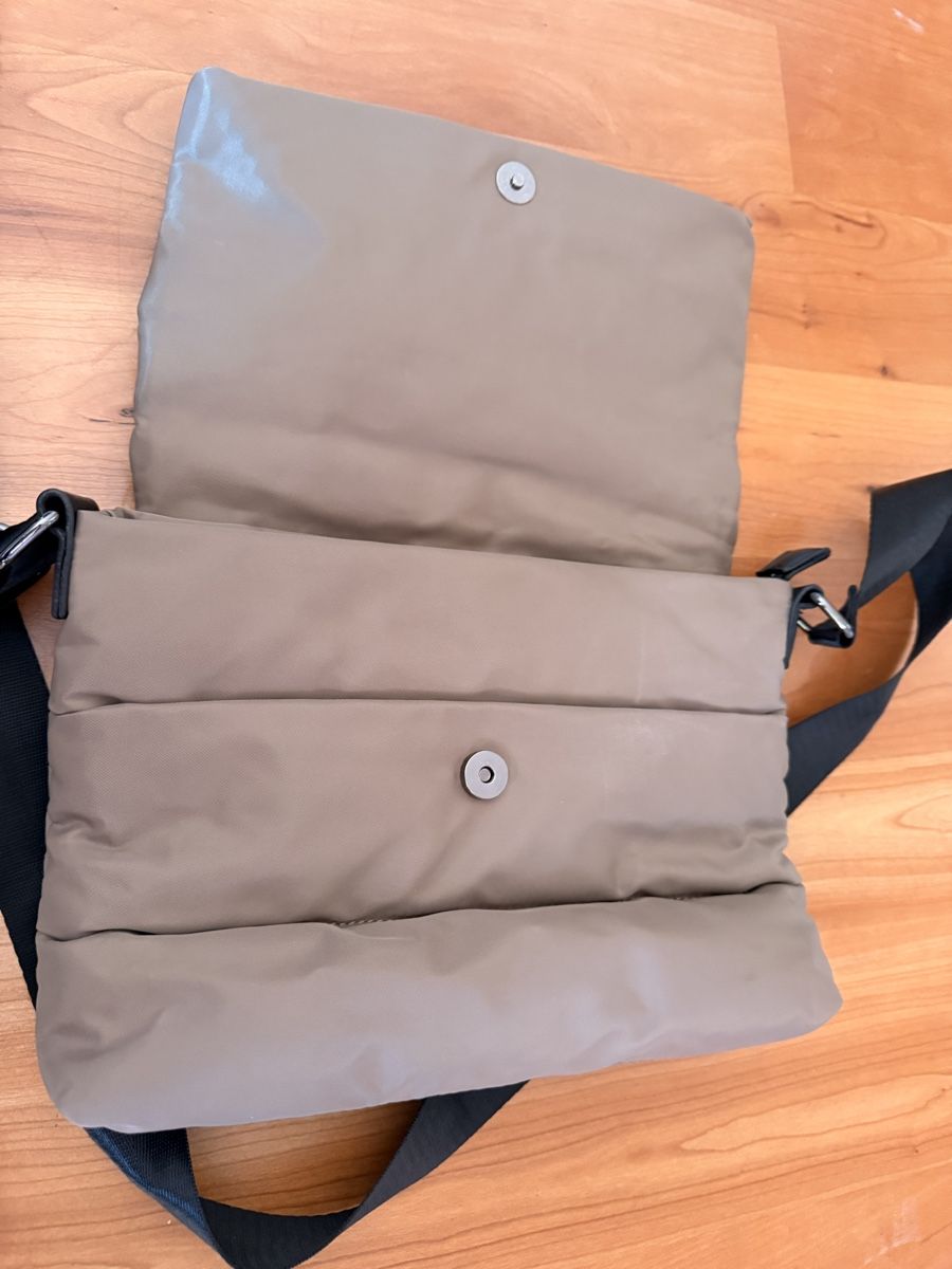 Taschen für Damen: Stepp-Umhängetasche in Taupe – Gebraucht aus Glattbrugg von Toya77 1