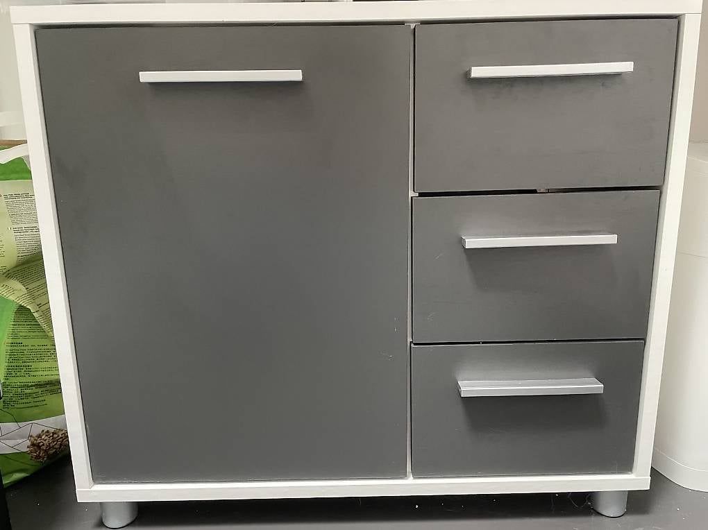 Mobili per bagno: Badezimmer Möbel – Usato da Langnau i. E. venduto da luk_758j