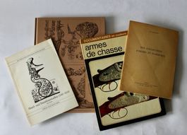 2 BÜCHER UND 2 HEFTCHEN ÜBER FEUERWAFFEN.