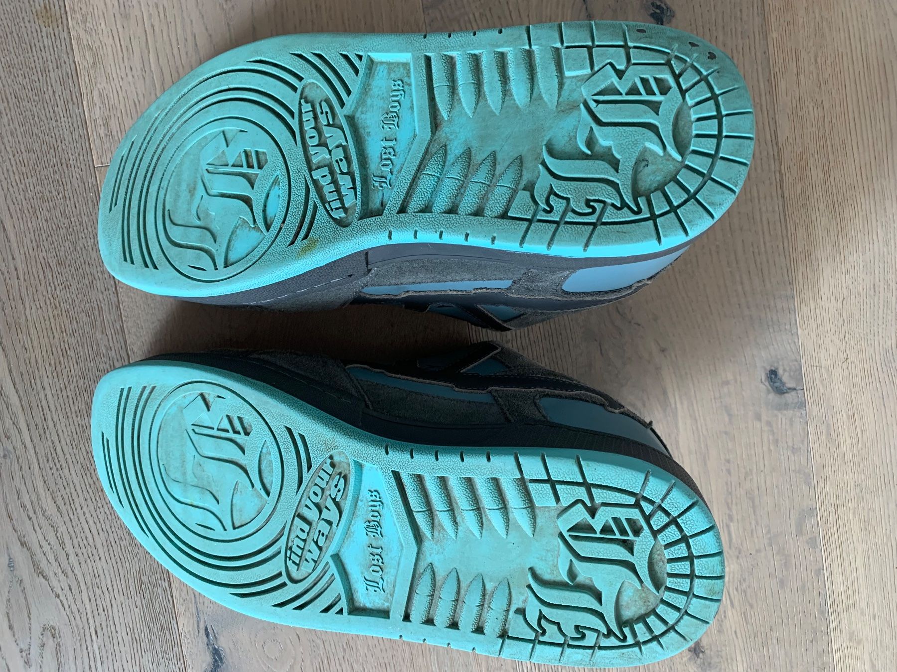 Scarpe da uomo: Lost Boys - Tiffy's Grey Low Top Sneakers – Usato da Winterthur venduto da iram6 5