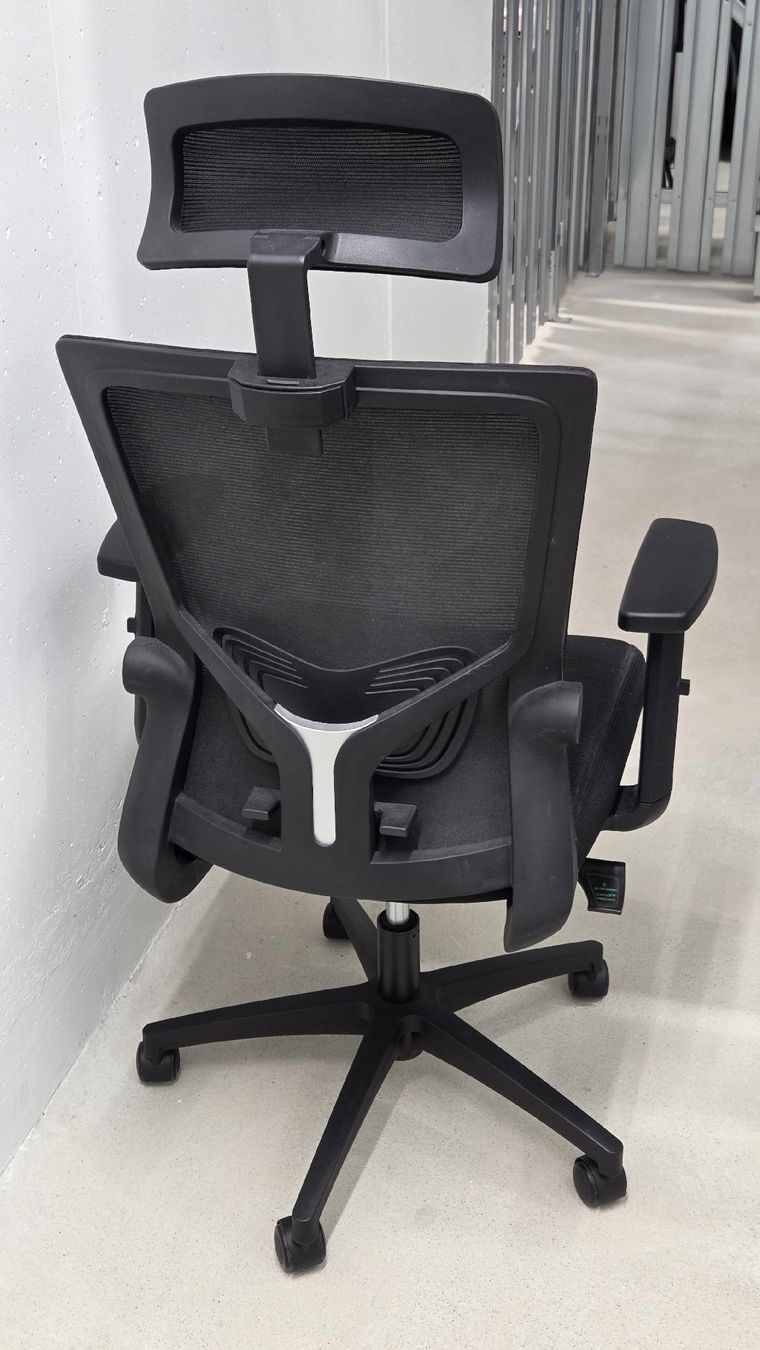 Sedie a rotelle: Ergonomic Office Chair black adjustable height – Usato da Zürich venduto da alb_qm9r 1
