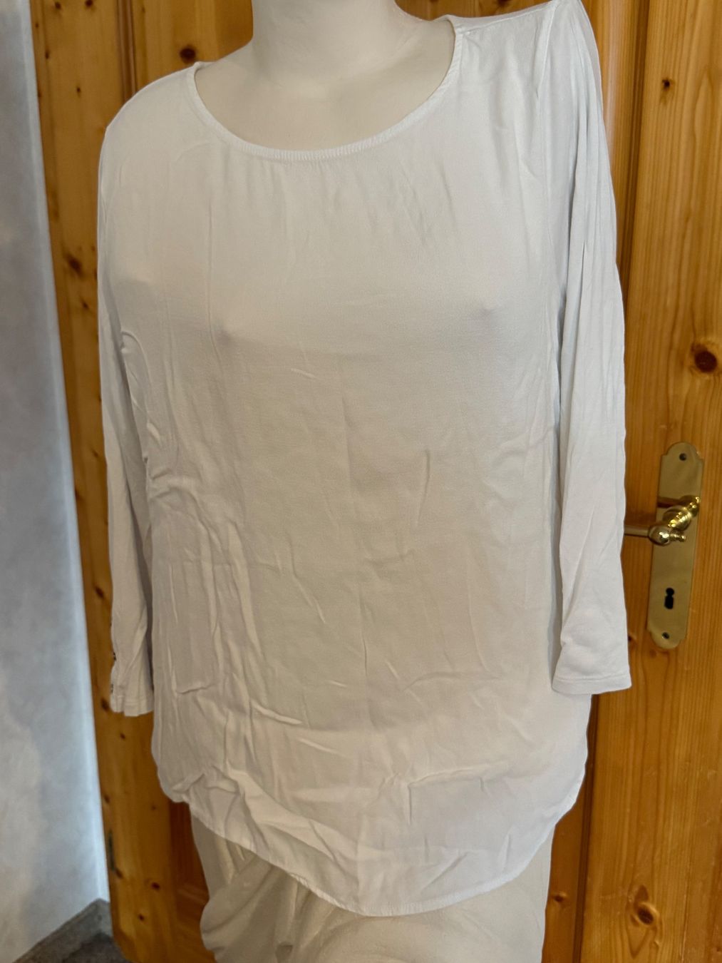 Blusen: Weisses Bluse Gr. 40 stylisch! – Gebraucht aus Hundwil von Sandysan1702