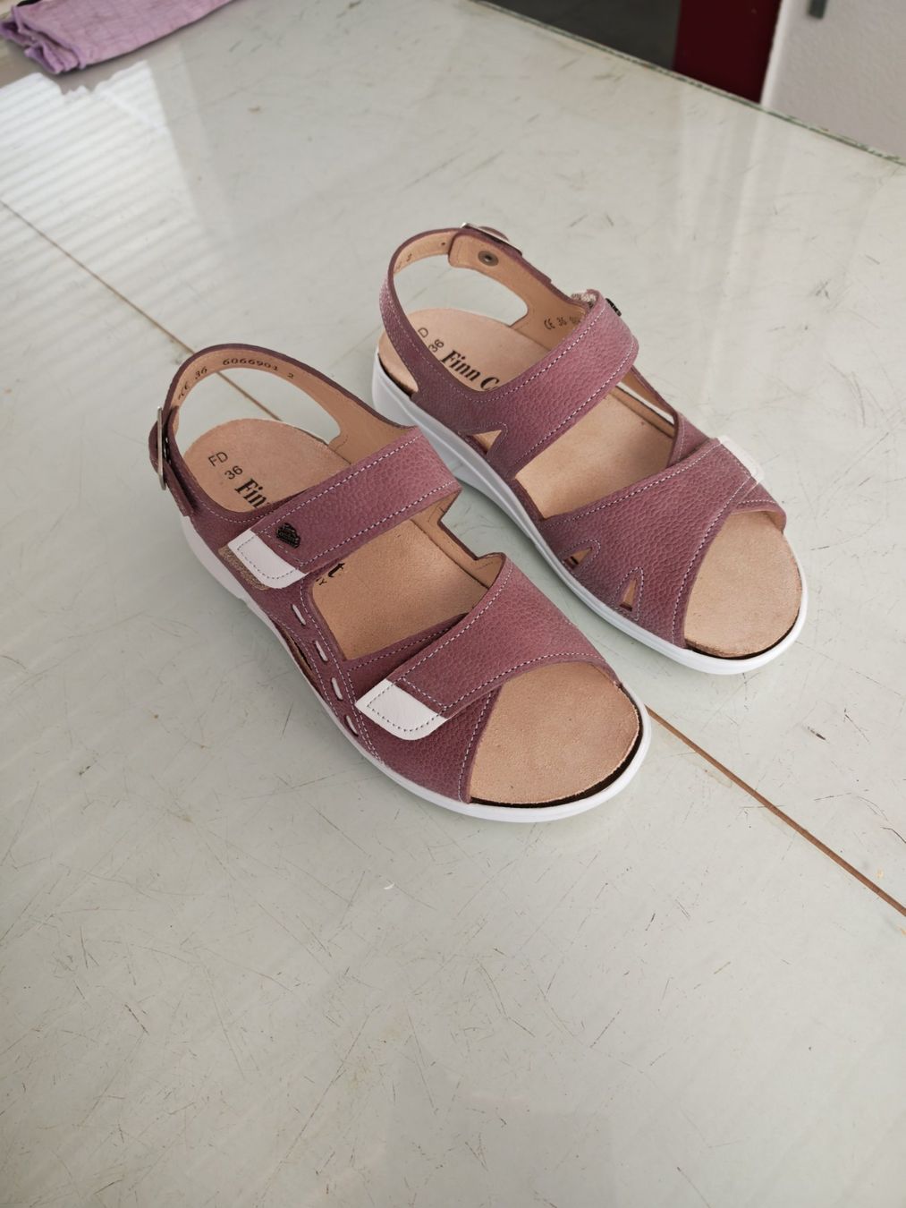 Damenschuhe: Sandalen, GR36, Neuwertig – Gebraucht aus Weinfelden von liquido 2