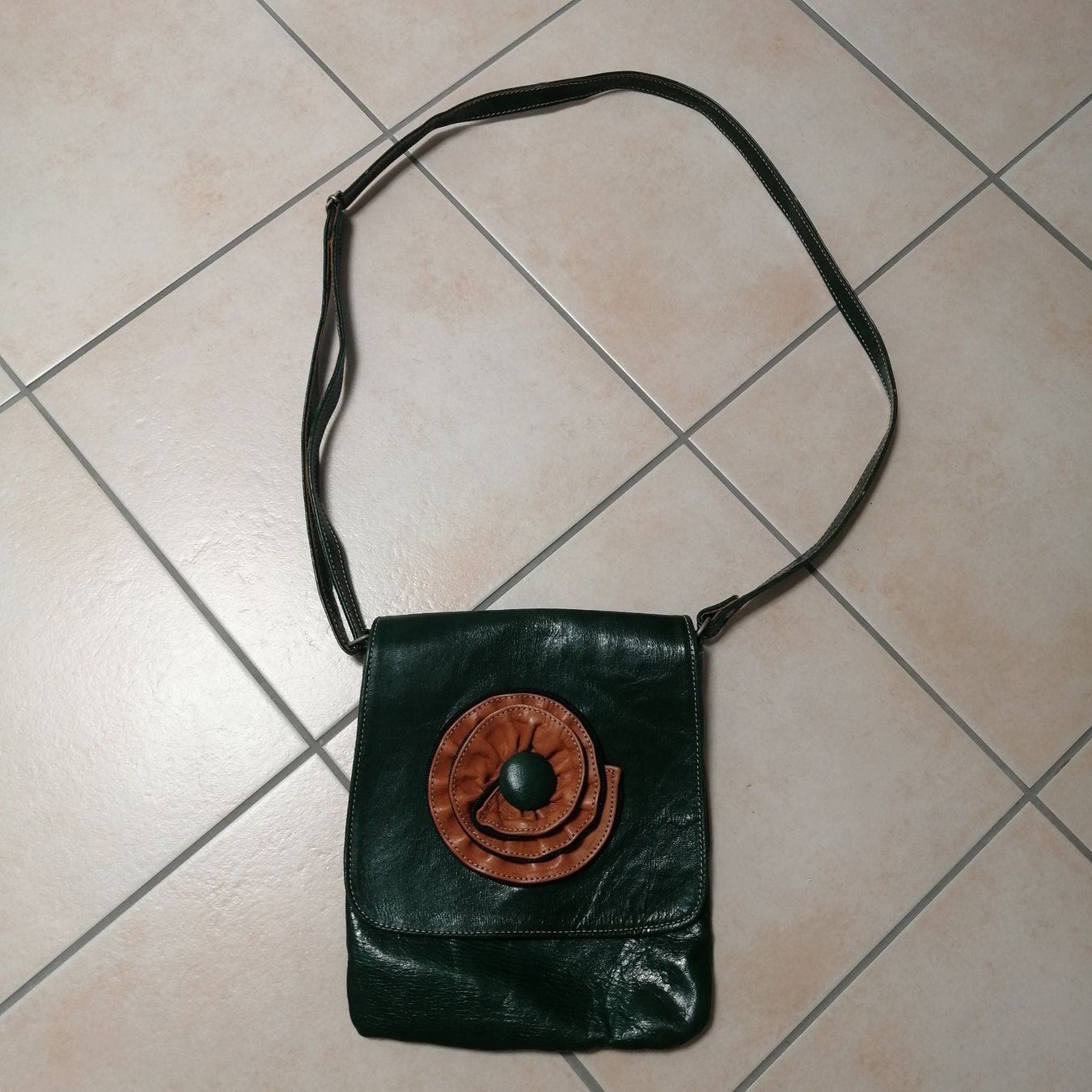 Borse da donna: Tasche Damen (Leder) – Usato da Henau venduto da AXAA 1