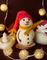 Handgefertigte Schneemänner aus Wolle – Weihnachtsdeko