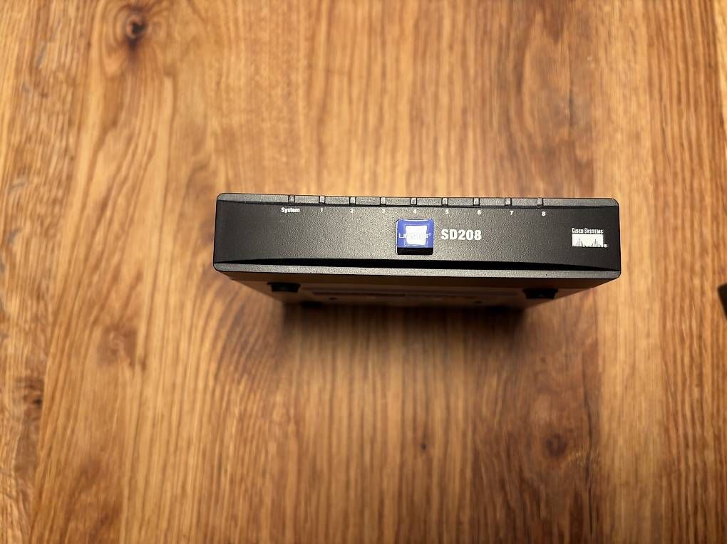 Hub & Switch: Linksys SD208 8-Port Fast Ethernet Switch inkl. Netzteil – Usato da Lyss venduto da smar9452 3