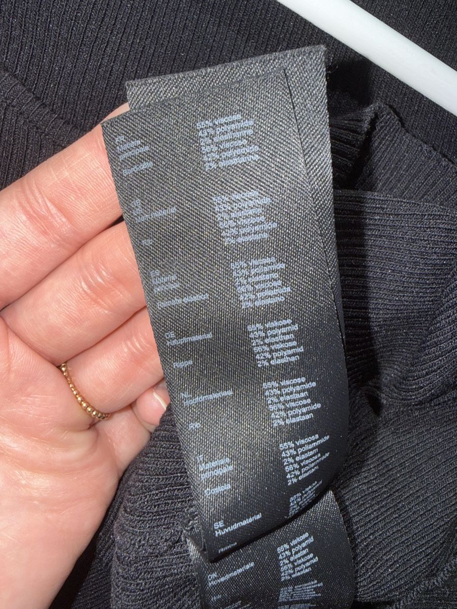 Maje Tops: Maje black ripped Shirt – Gebraucht aus Bottmingen von Itsclaire 1
