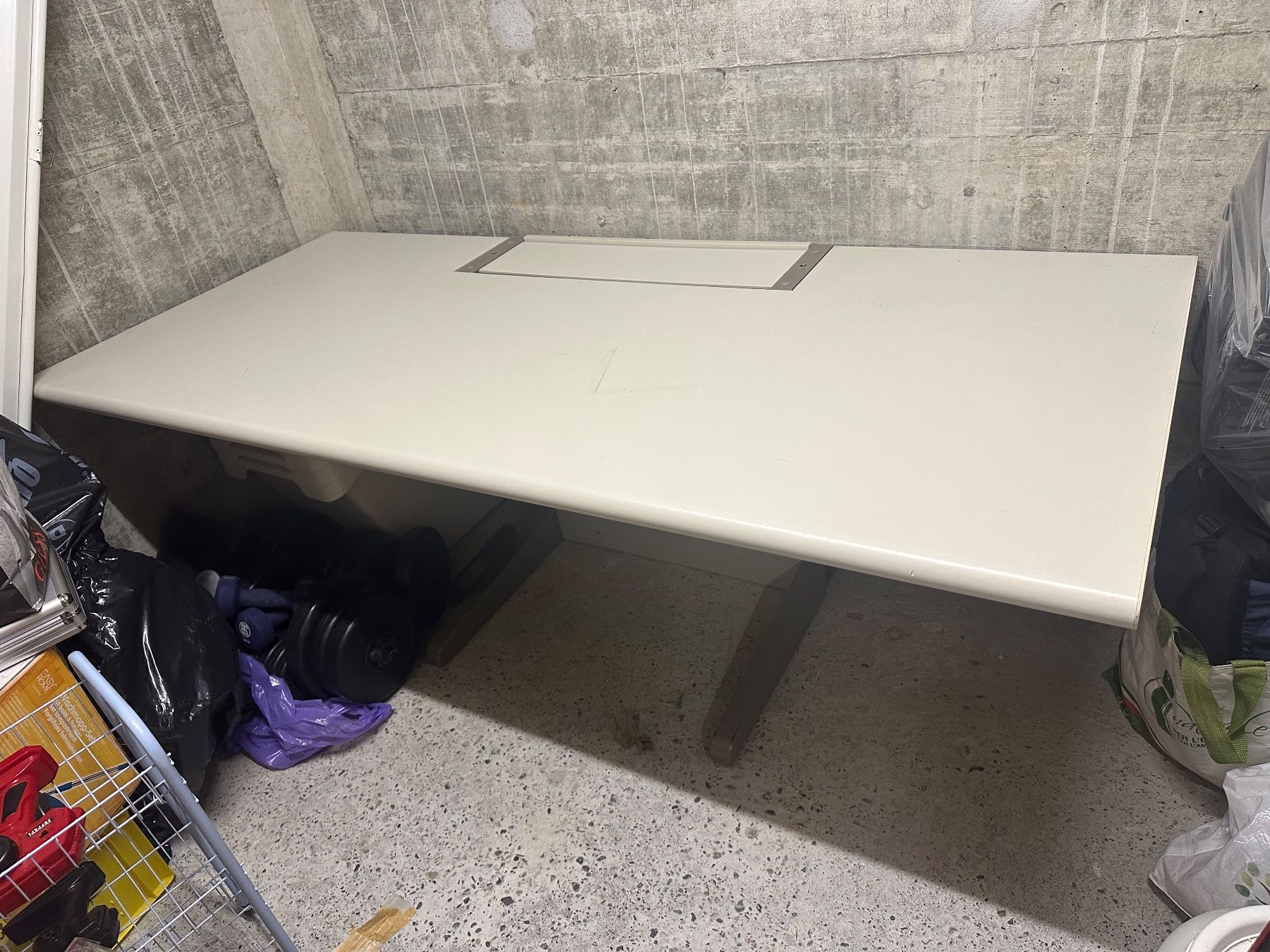 Tables: Arbeitstisch / Bürotisch – D'occasion à Worb par Ektor 1