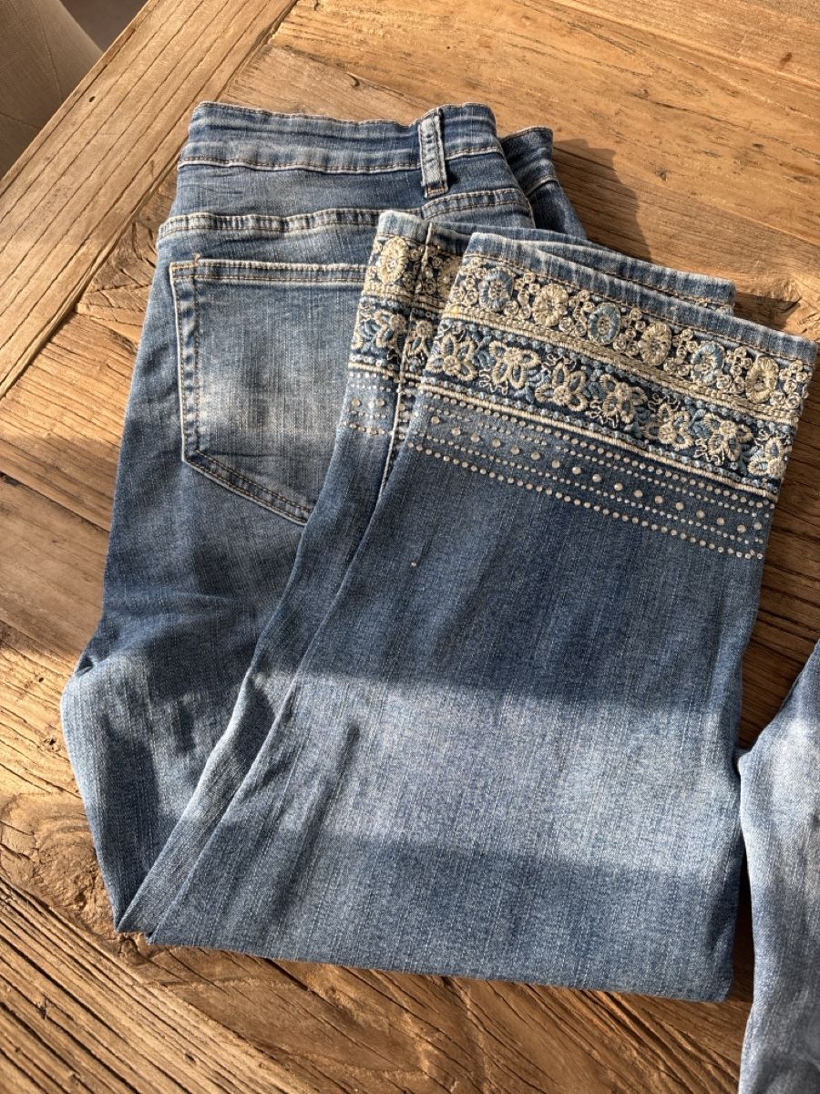 Jeans: 2 Jeans – Neuf (Voir description) à Krattigen par Landado 1