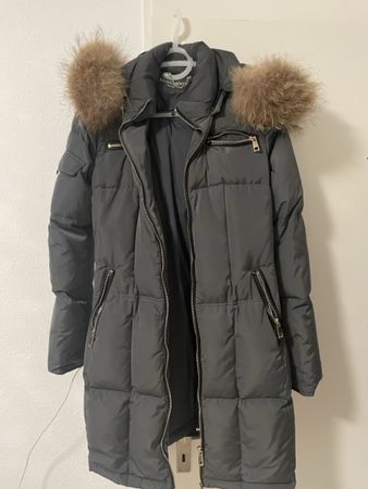 Winterjacke mit Pelz, Grösse M/L - Hält super warm!