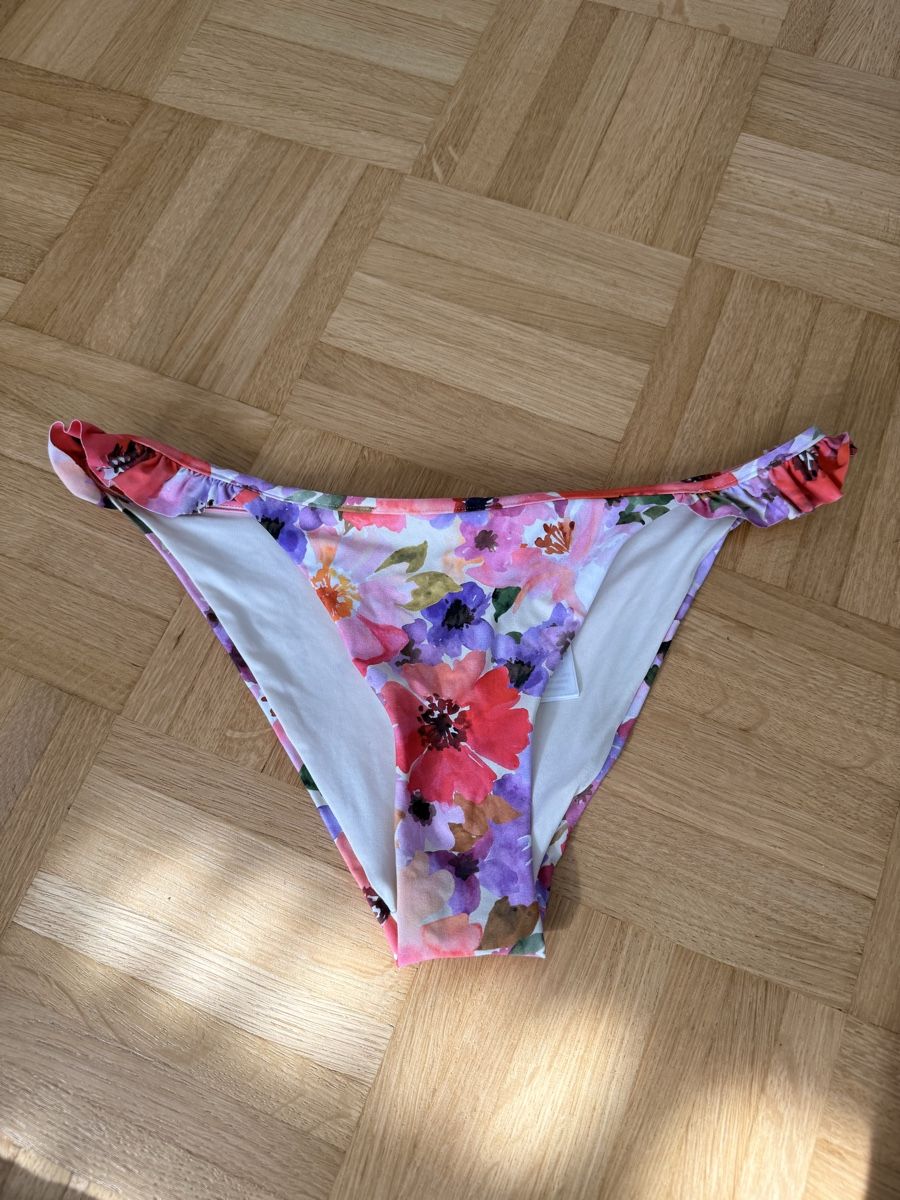 Guess Badekleider & Bikinis: Badehose Guess geblümt S – Gebraucht aus  von