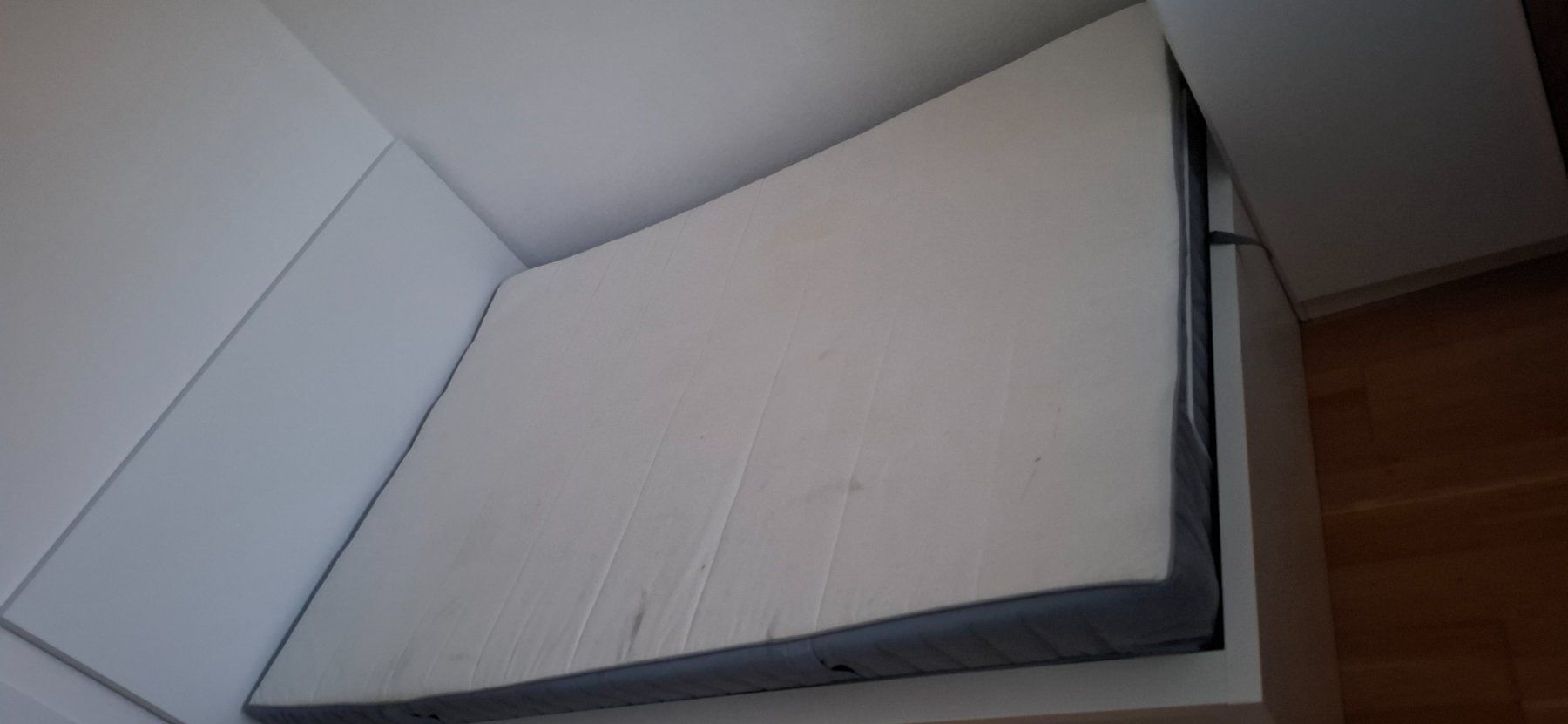 Ikea Letti: Lit et Matelas 140x200 cm – Usato da Courtaman venduto da cla_zhl9