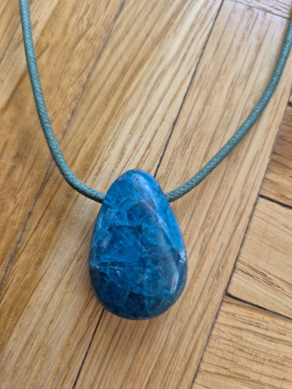 Catenine: Blauer Apatit anhänger – Usato da Richterswil venduto da Bardock0124