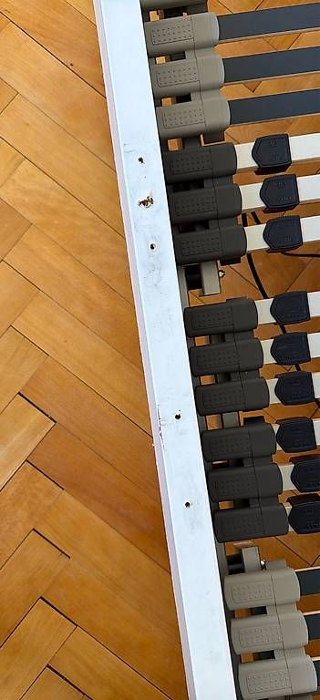 Letti: Bettgestell mit elektr. Lattenrost – Usato da Bern venduto da dexter123 3