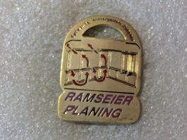 Ansteckpin 182: Ramseier Planing