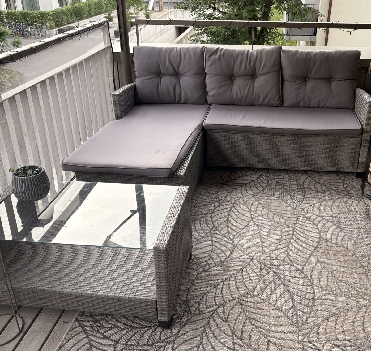 Sofas: Rattan Sofa Set with Coffee Table Grey Used – Gebraucht aus Bern von odo_8c6k