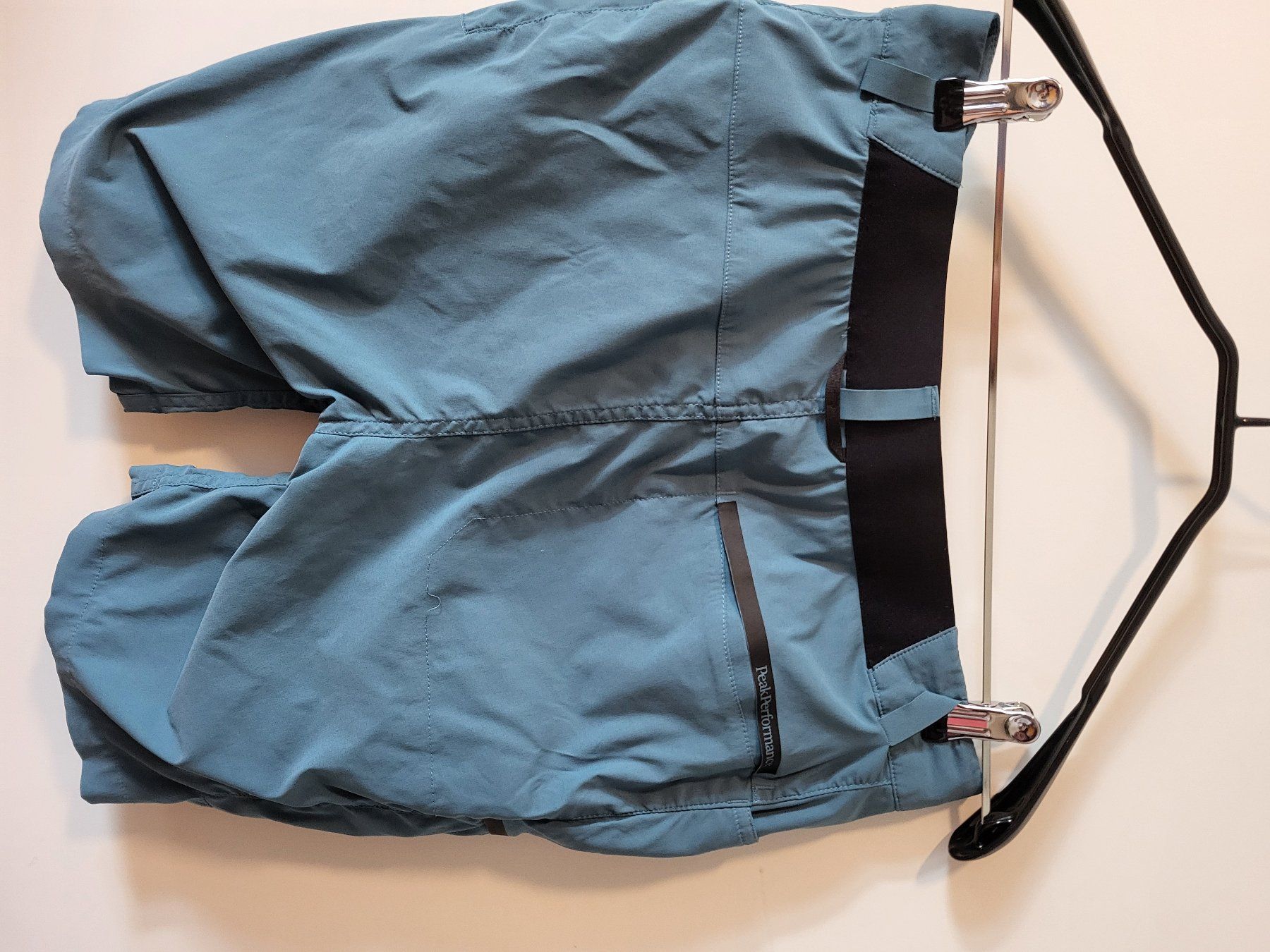 Peak Performance Pantaloni: Set mit 3 Peak Performance Damen Shorts, Grösse M – Usato da Gattikon venduto da Andi1209 5
