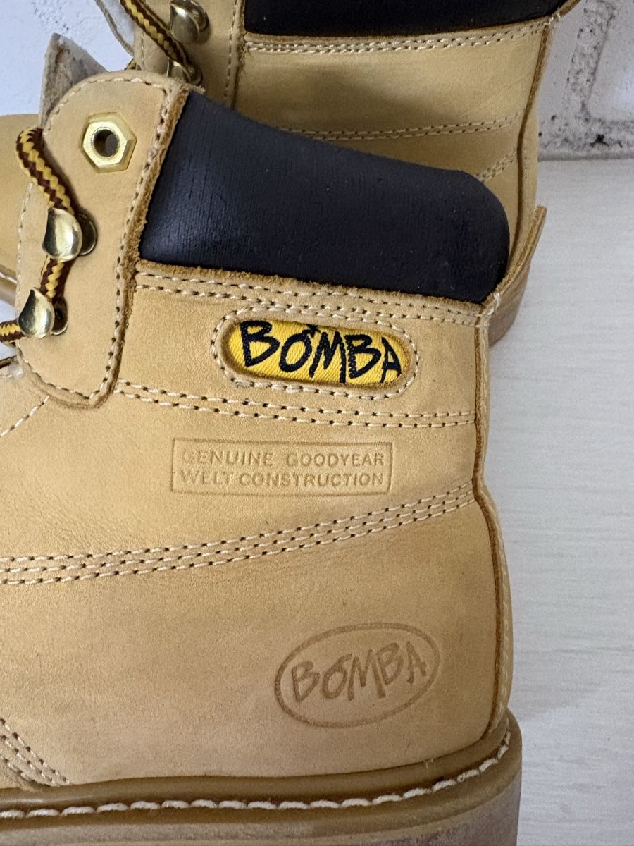 Scarpe da uomo: Winterschuhe BOMBA Größe 42 – Usato da Thun venduto da jeff070 2