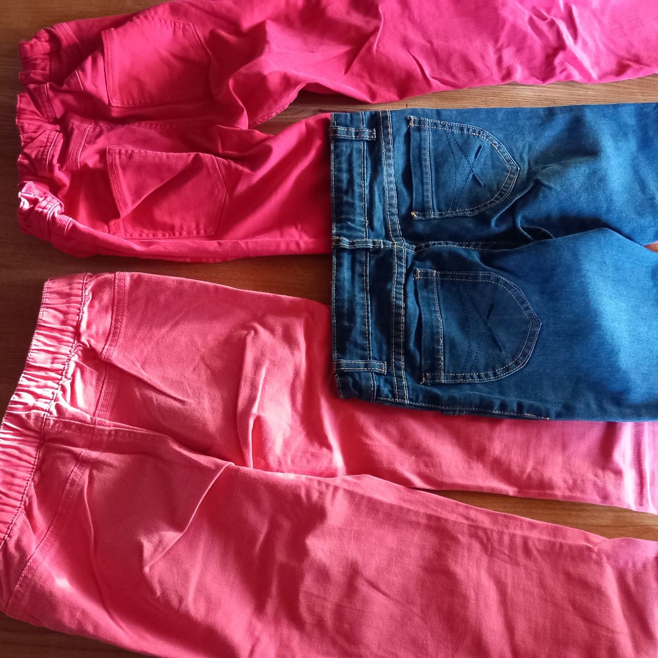 Hosen: Lot de 3 pantalons 140/146 – Gebraucht aus Courrendlin von tititchoun 1