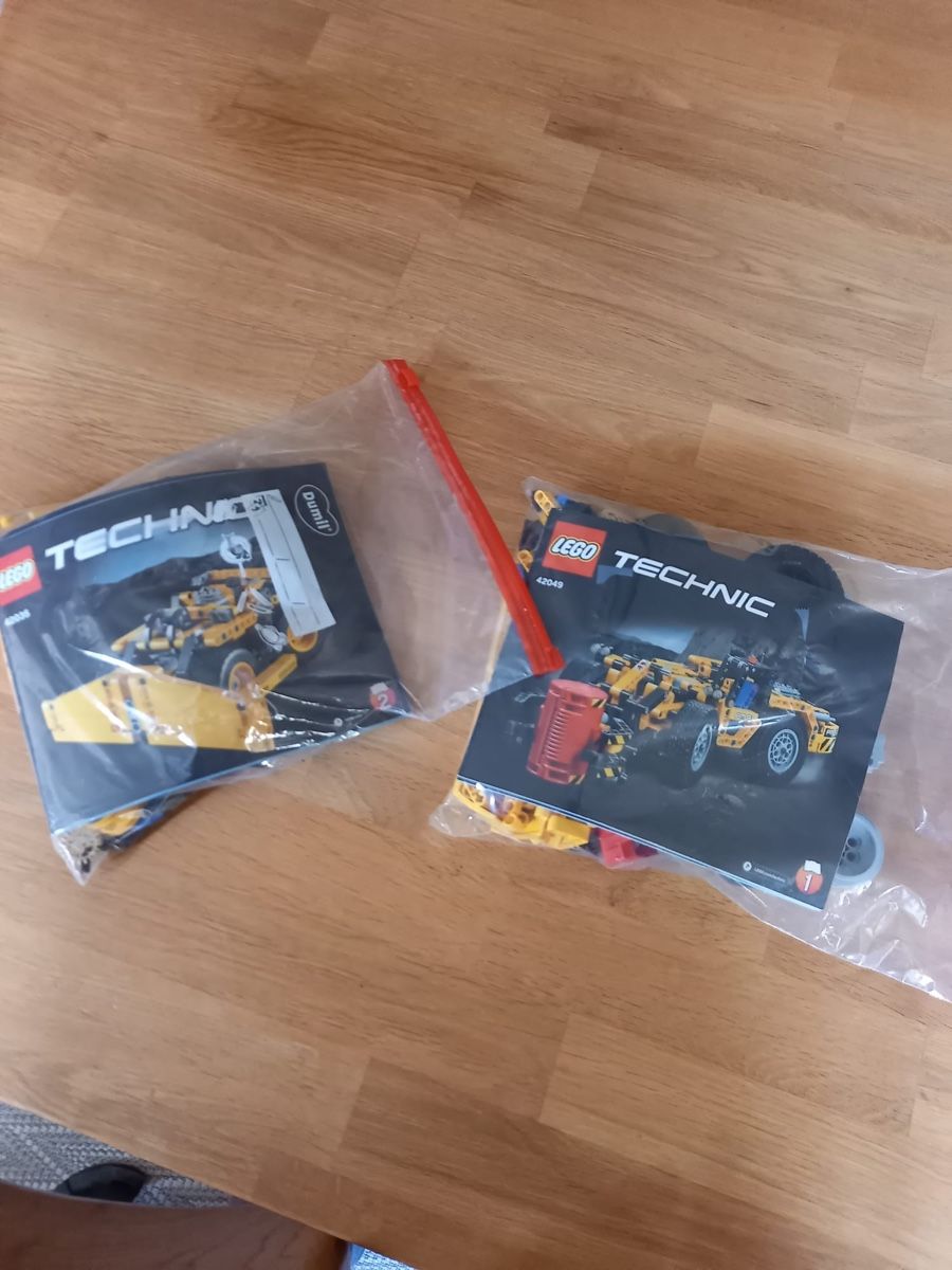 Lego Kit di costruzioni: Lego Technic: 2 Baumaschinen – Nuovo (secondo la descrizione) da Hallau venduto da 13gs