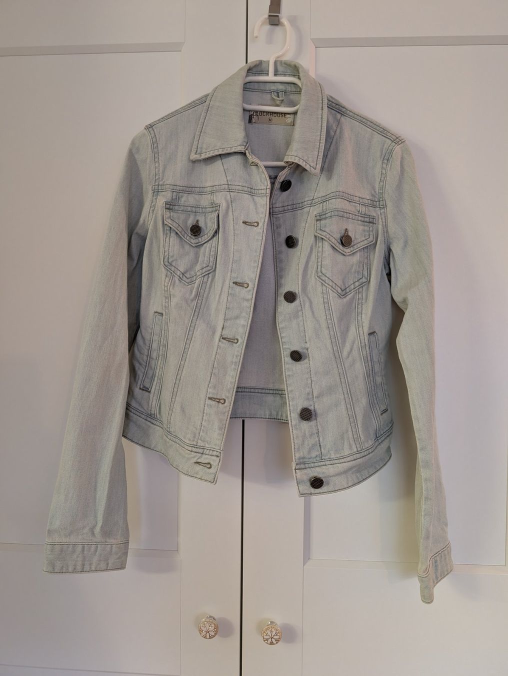 Giacche: Jeansjacke hellblau Grösse M, klein geschnitten – Usato da Au SG venduto da and_cra