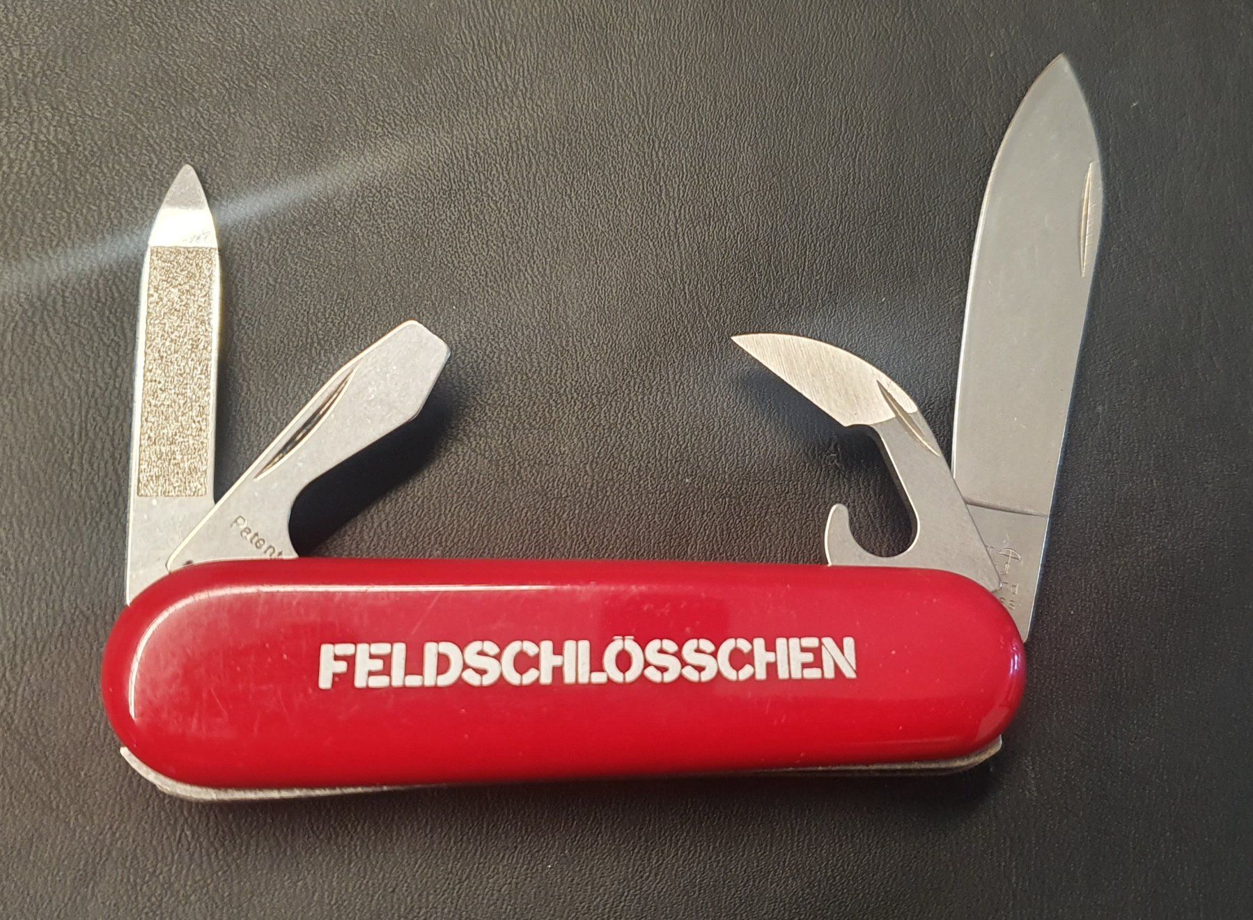 Wenger Coltelli tascabile: Wenger Sackmesser mit Logo – Usato da Härkingen venduto da MarianneSi 2