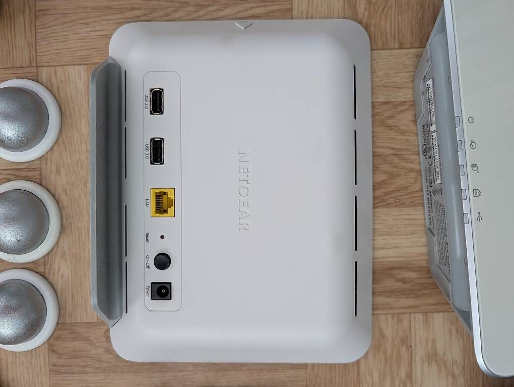 Hub & Switch: 2x Arlo NETGEAR Smart Home – Usato da Ueken venduto da Bmwm5 1