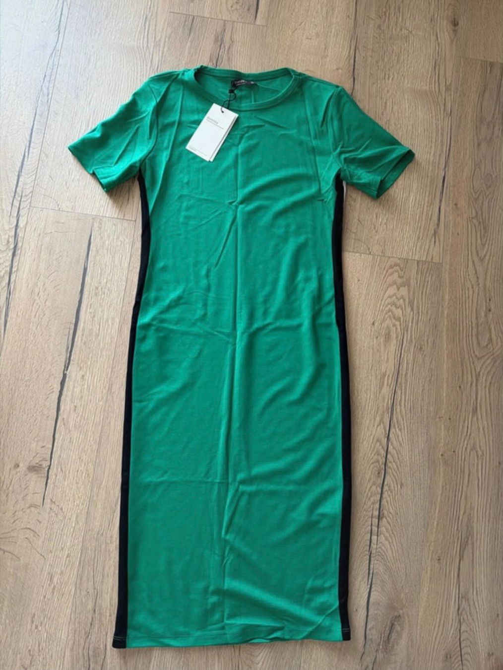 Bershka Vestiti: Kleid Bershka Grösse M Neu – Nuovo (secondo la descrizione) da Rottenschwil venduto da paw_8rdy