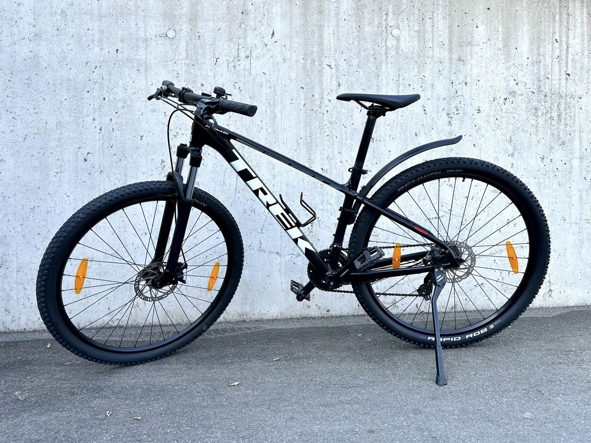 Trek Biciclette: Trek Marlin 4 M Wheel Matte black – Usato da Luzern venduto da HochM16 4