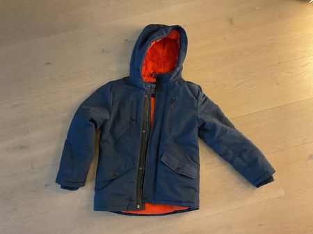 Winterjacke dunkelblau Marke skatepark Grösse 140