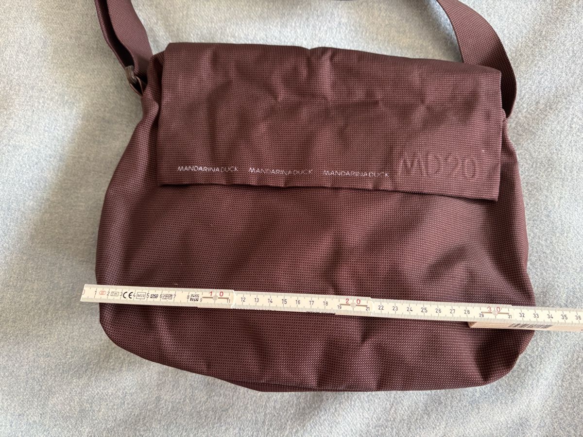 Taschen für Damen: MANDARINA DUCK MD20 Umhängetasche Polyester braun – Gebraucht aus Saas-Fee von omn_5qkz 7